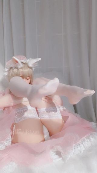 萌白酱喷水视频