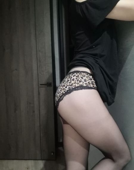 电影年轻的小姨子