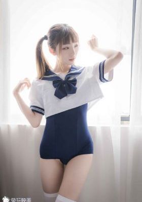 鱼跃在花见