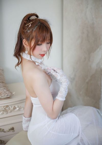 丰满双乳秘书被老板狂揉捏hd