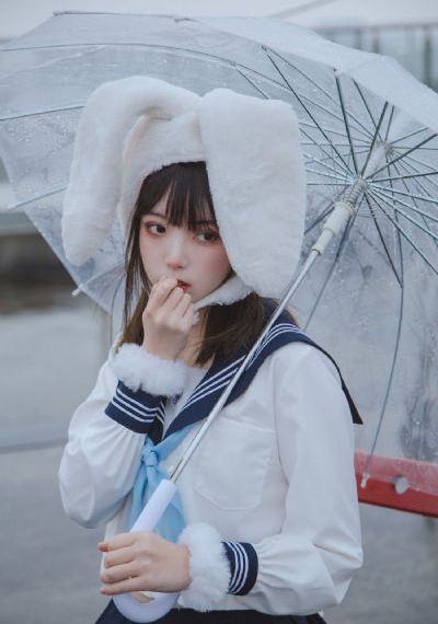女大学生按摩