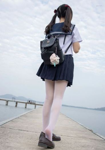 不扣钮的女孩免费观看