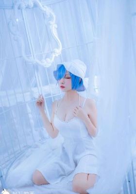 年轻大胸女教师3